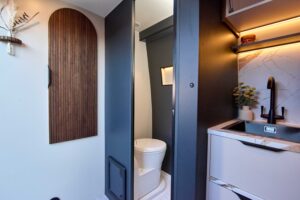 MAN TGE - Toilet/Shower